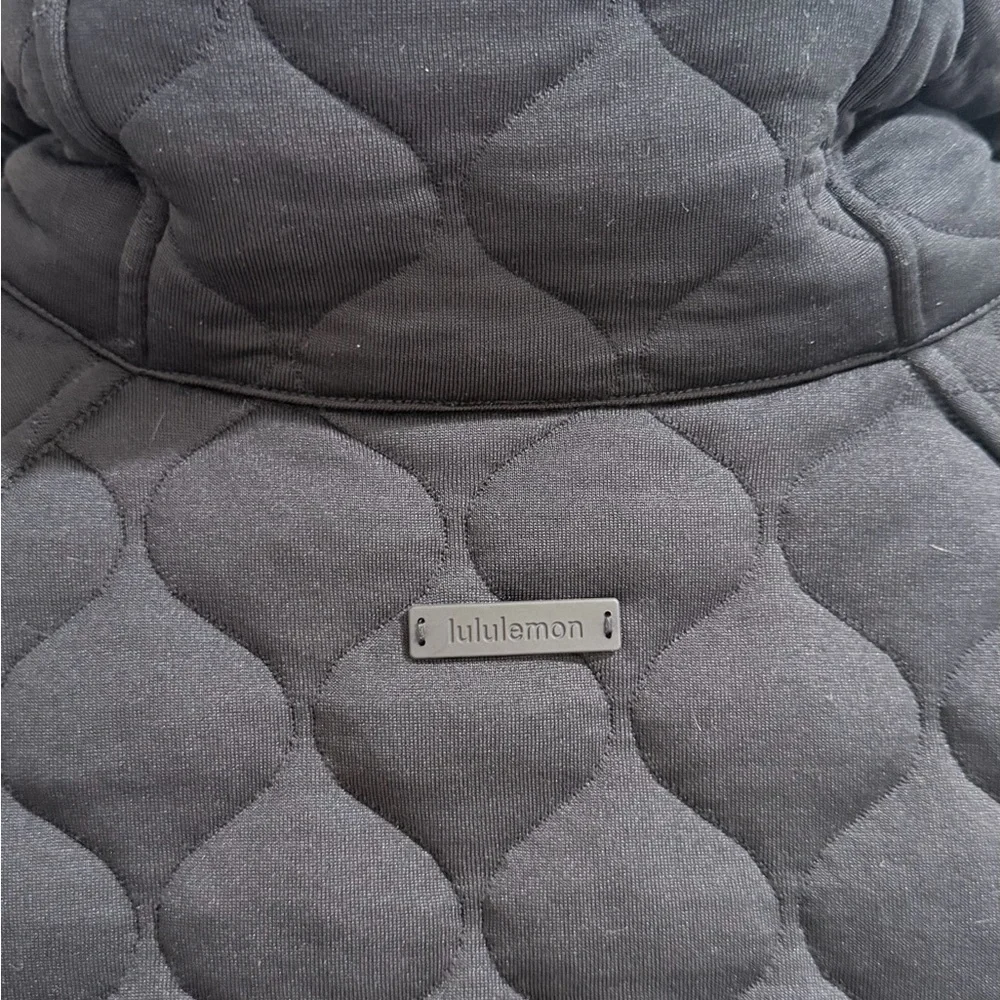 Lululemon Black/Cropped Quilted Half Zip Scuba - Picture 5 of 6